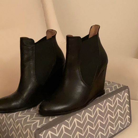 Leather boot by CORSO COMO - Picture 2 of 6